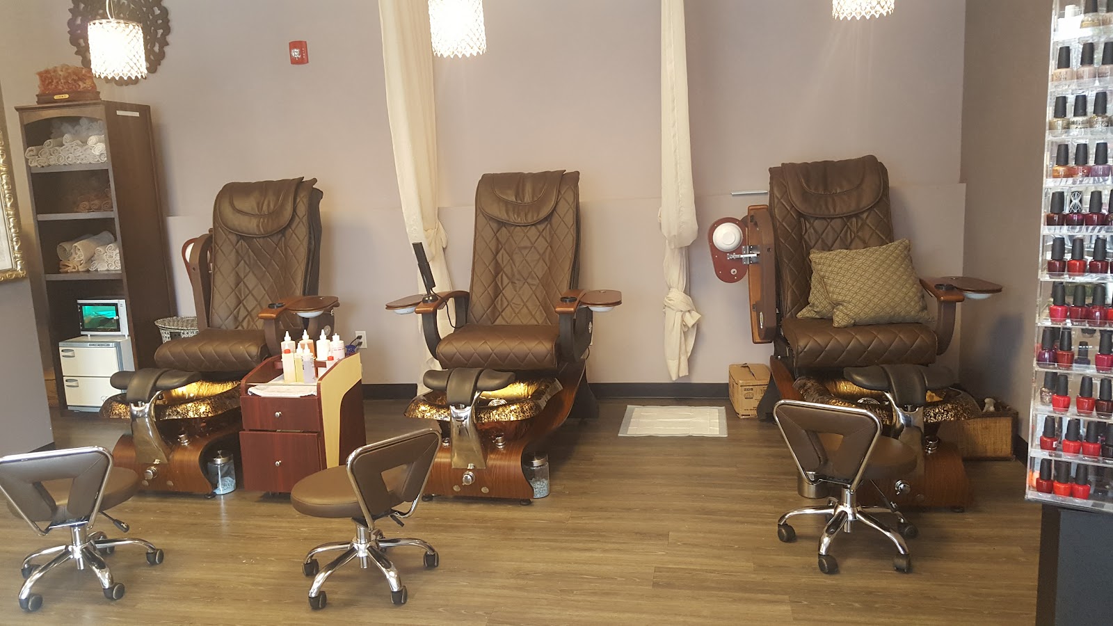 House of Polish Nails & Spa/Nail Salon nail photo 6